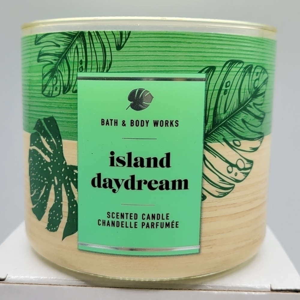 Bath and body works Island Daydream 3 wick Candle